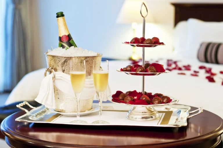 Compare Honeymoon Suites: Expert Architectural & Valuation Guide